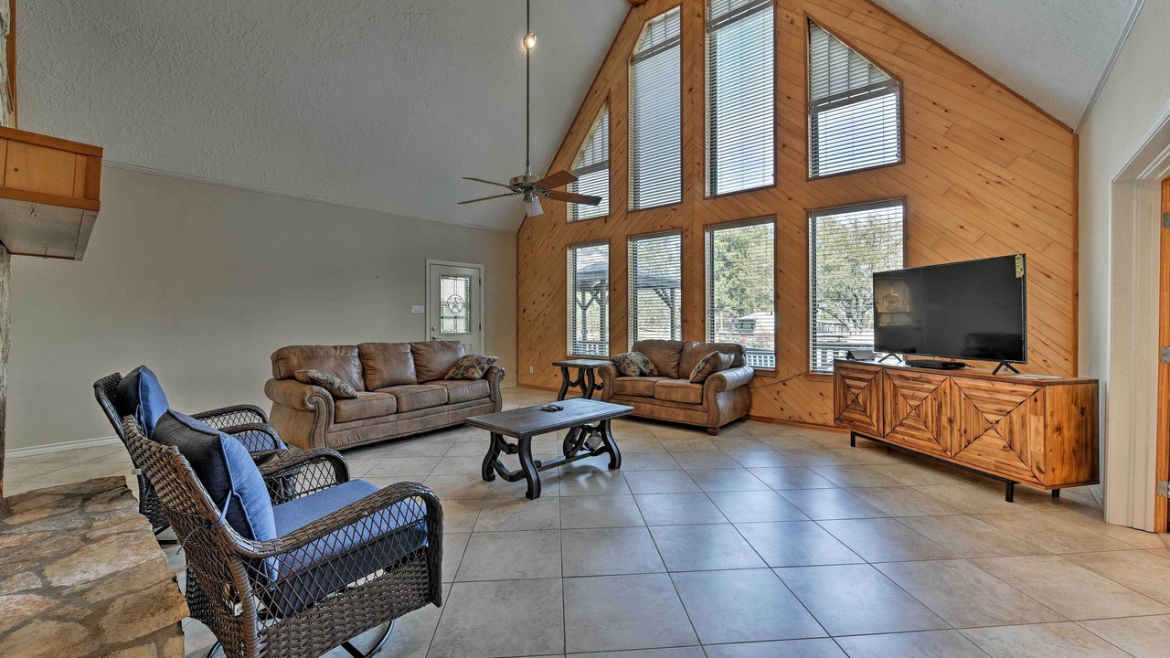 Photo of Livingroom in Decker Prairie