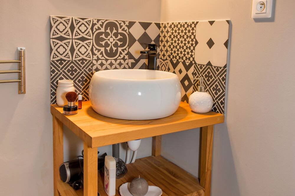 Photo of Bathroom in Saint-Martin-du-Littoral