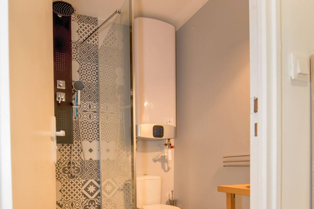 Photo of Bathroom in Saint-Martin-du-Littoral