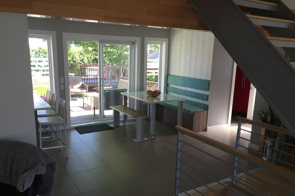 Photo of Livingroom in Sainte-Julie
