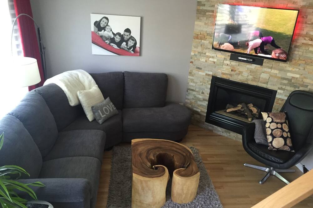 Photo of Livingroom in Sainte-Julie