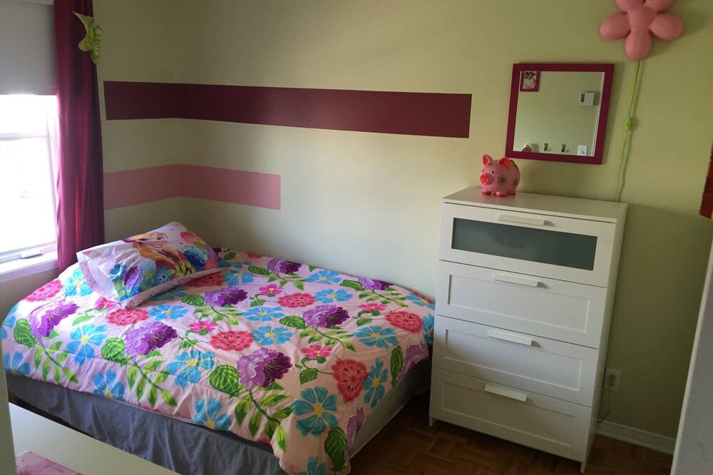 Photo of Bedroom in Sainte-Julie