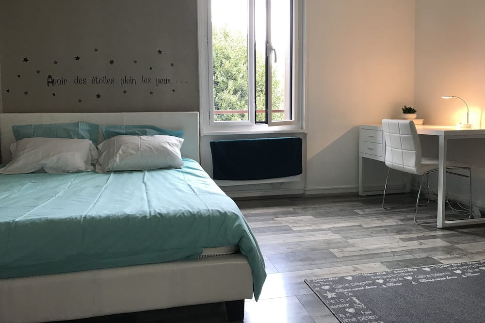 Photo of Bedroom in Anatole France Danton