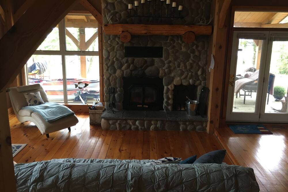 Photo of Livingroom in Beaconia