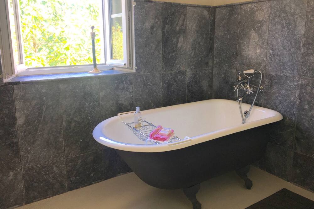 Photo of Bathroom in Bedarrides