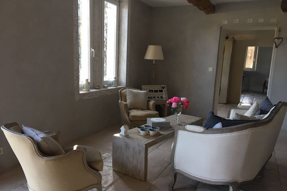 Photo of Livingroom in Bedarrides