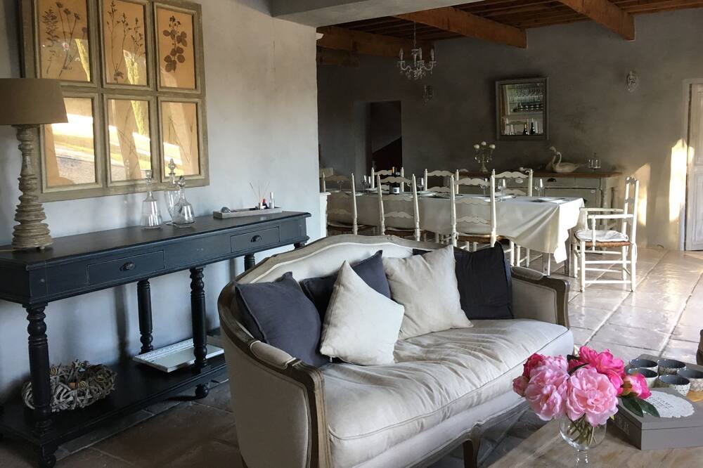 Photo of Livingroom in Bedarrides