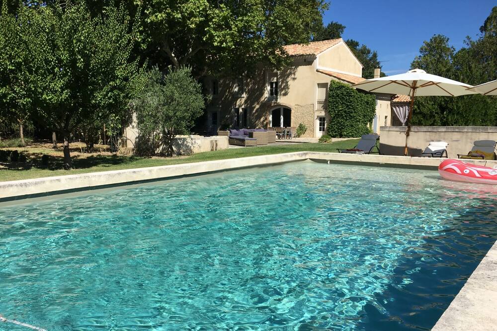 Photo of Outdoor in Bedarrides
