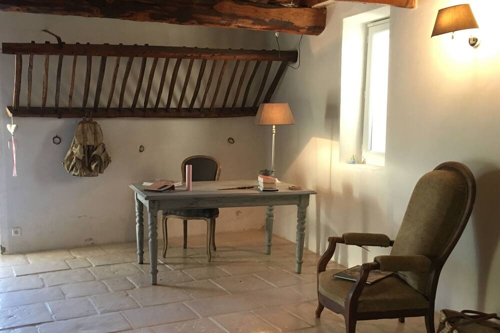 Photo of Livingroom in Bedarrides