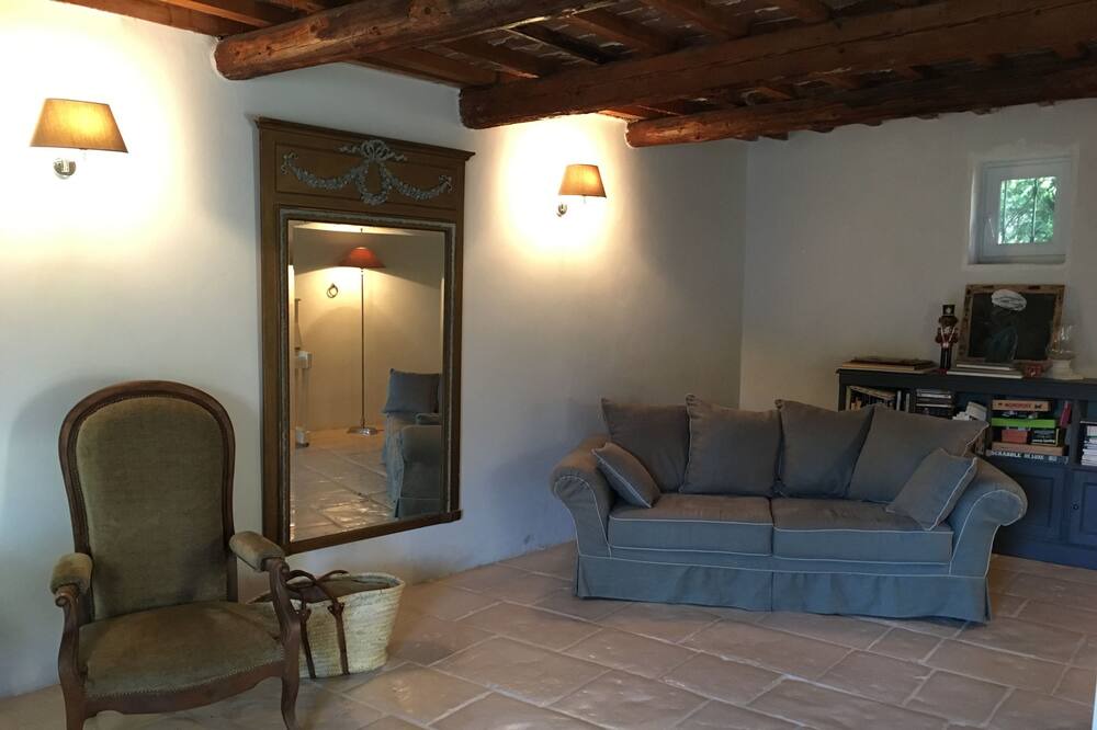Photo of Livingroom in Bedarrides