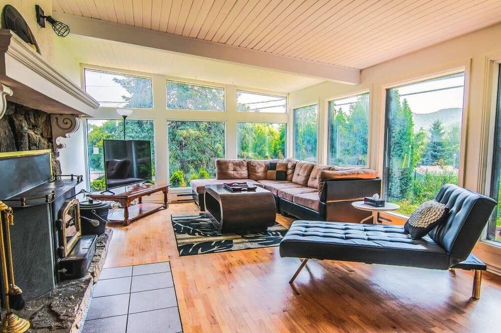 Photo of Livingroom in Saint-Sauveur
