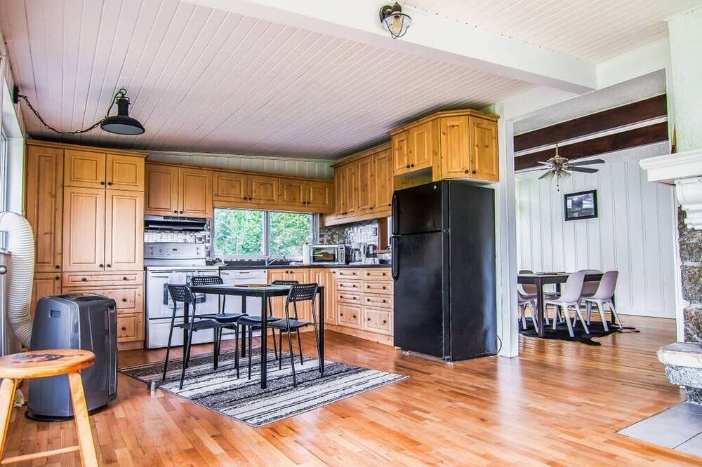 Photo of Livingroom in Saint-Sauveur