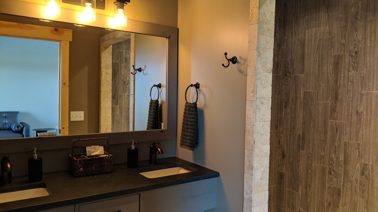 Photo of Bathroom in Maple Hill