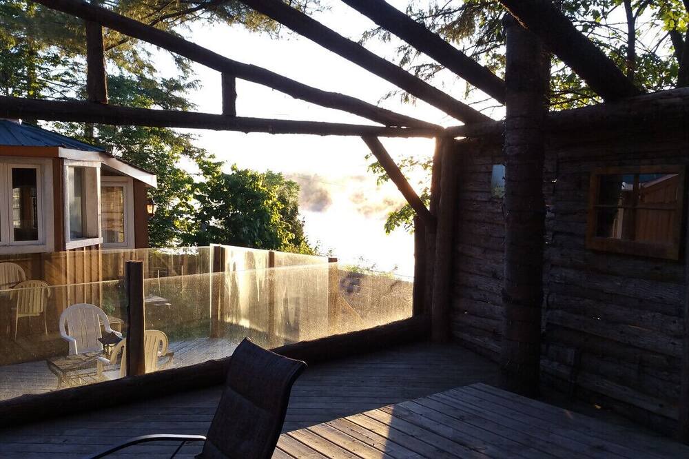 Photo of Patio Balcony in La Peche