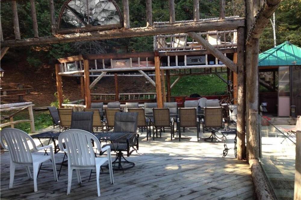 Photo of Patio Balcony in La Peche