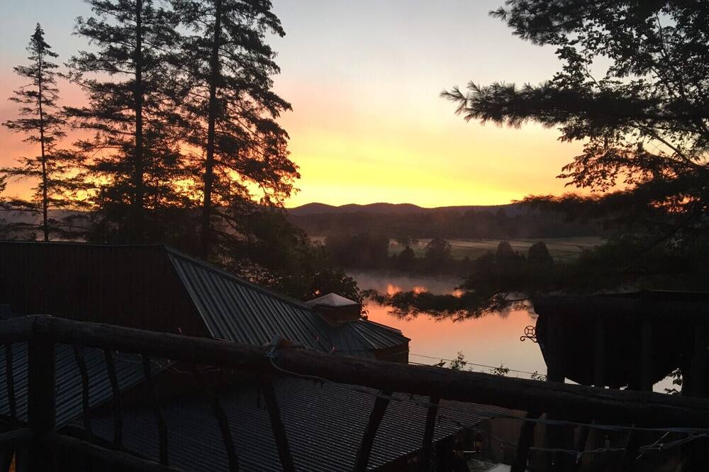 Photo of Patio Balcony in La Peche
