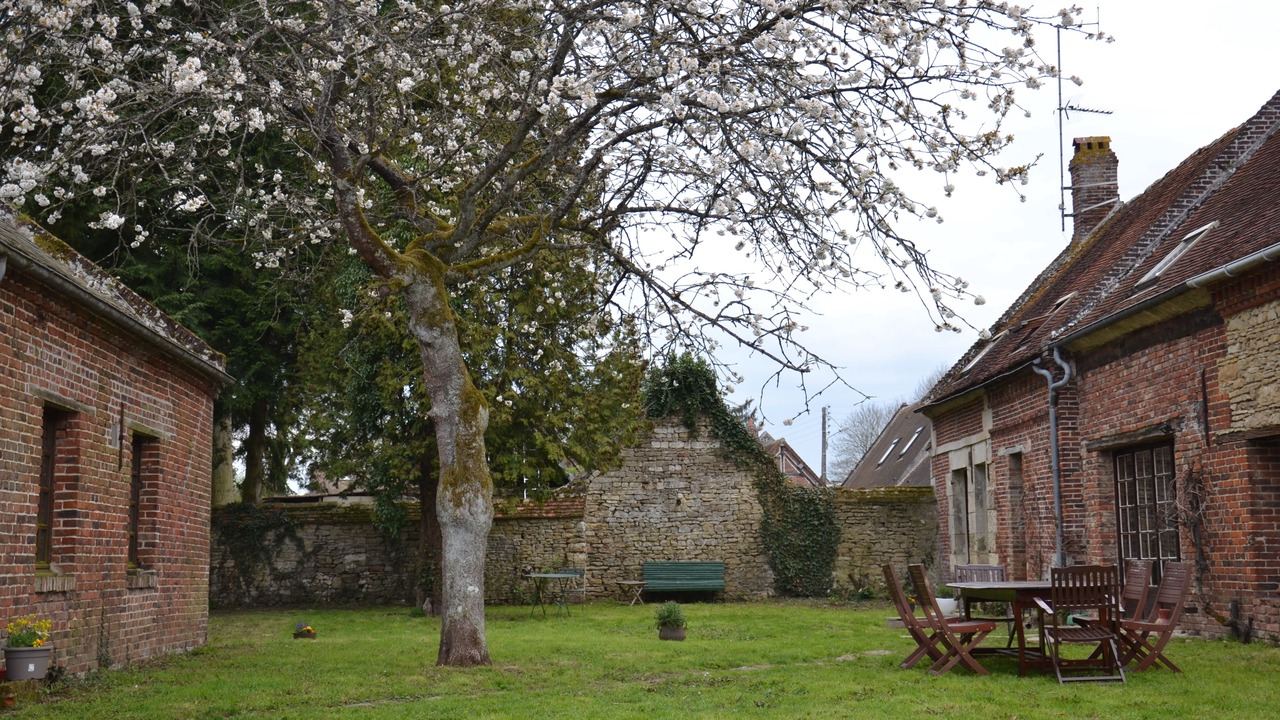 Photo of Outdoor in Cernoy