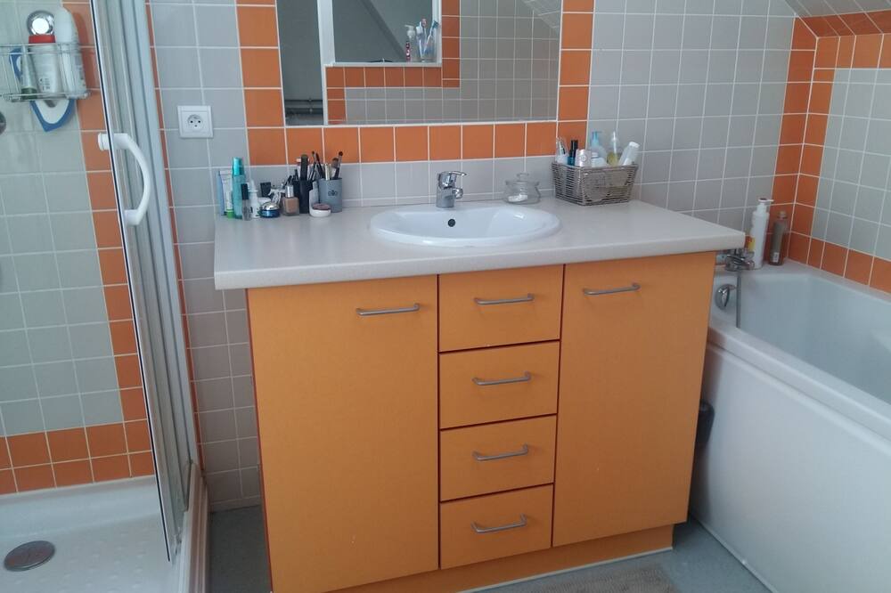 Photo of Bathroom in Millau