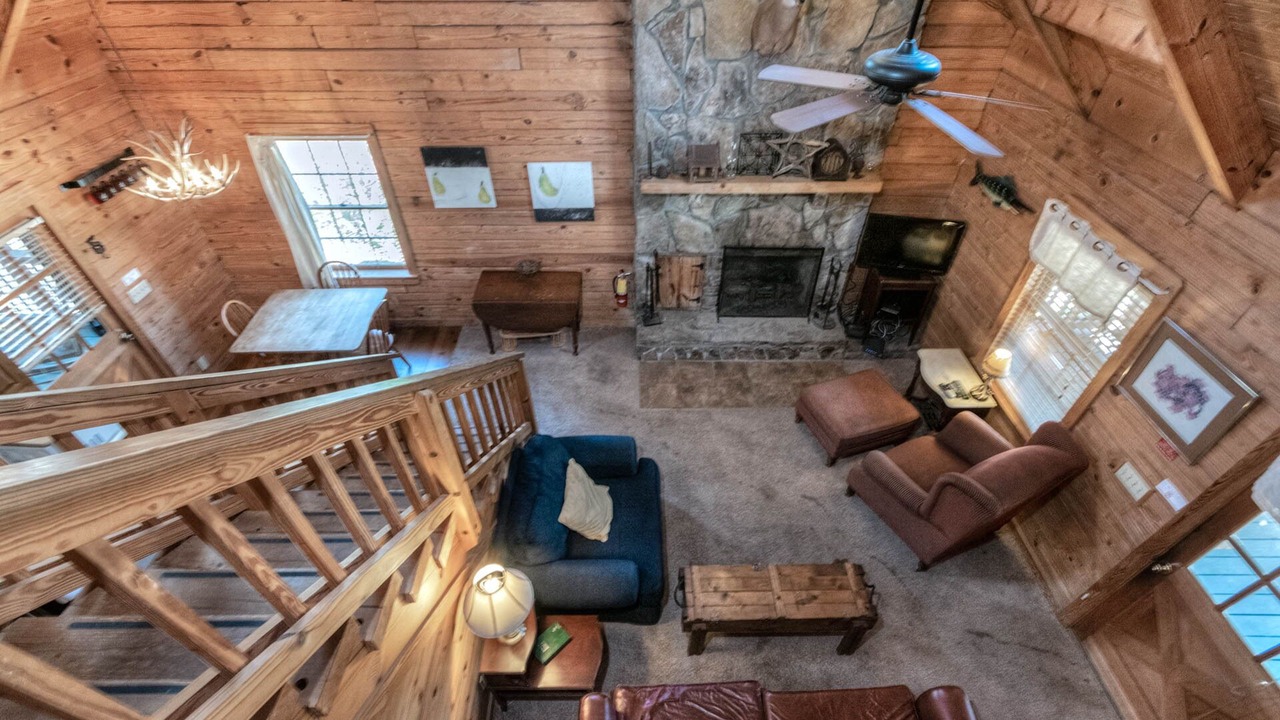 Photo of Livingroom in Pine Mountain