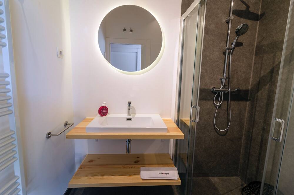 Photo of Bathroom in Cires