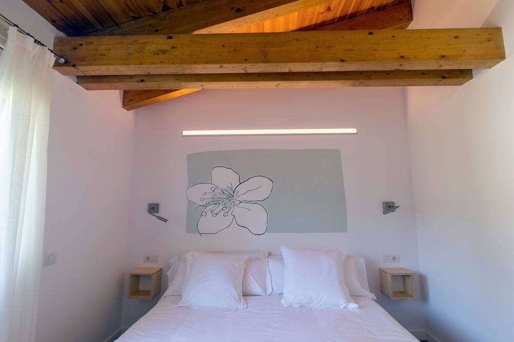 Photo of Bedroom in Cires