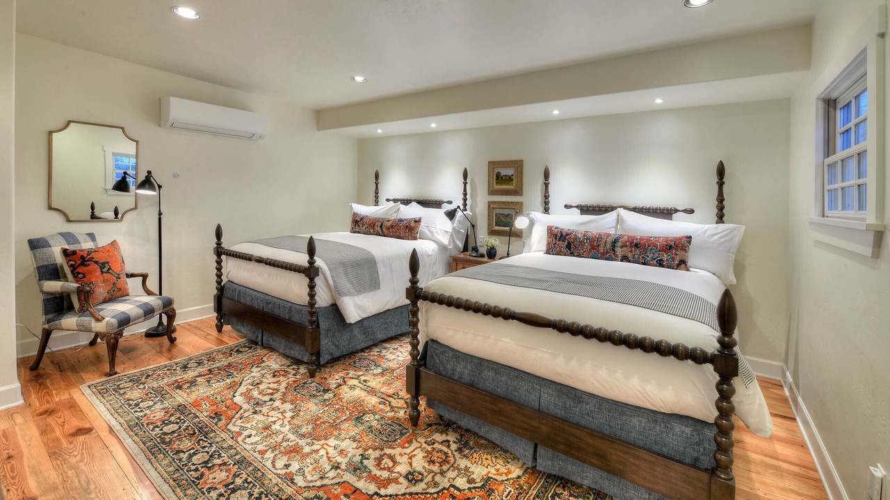 Photo of Bedroom in Armory Park