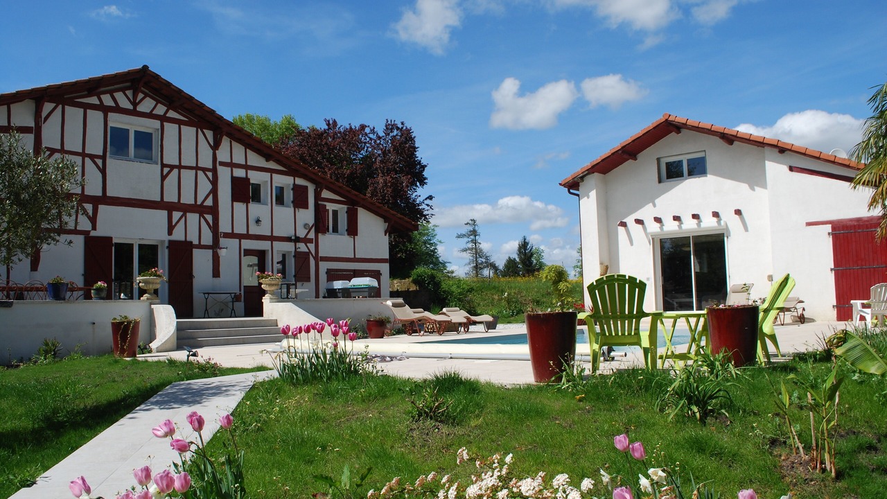 Photo of Outdoor in Garrey