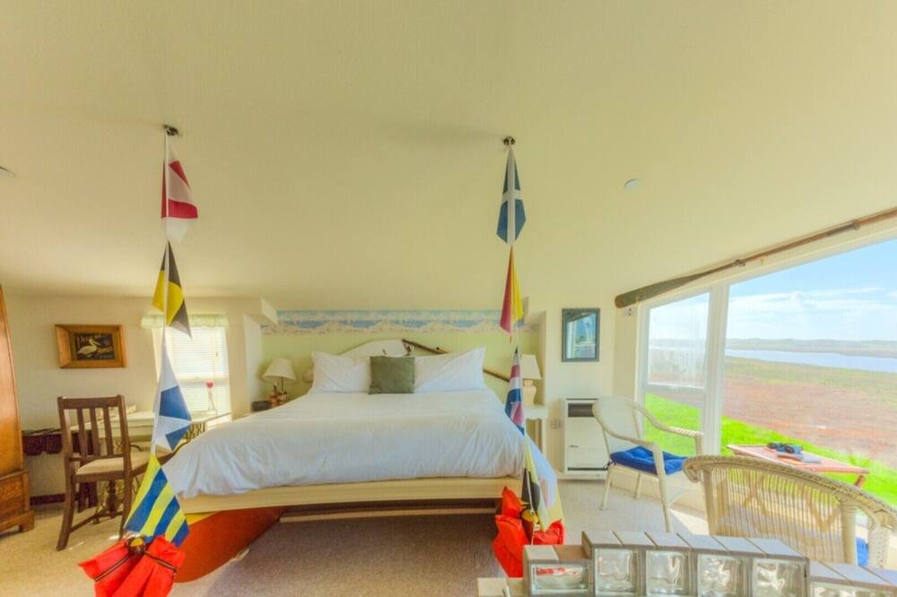 Photo of Bedroom in Moss Landing