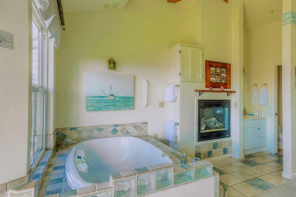 Photo of Bathroom in Moss Landing