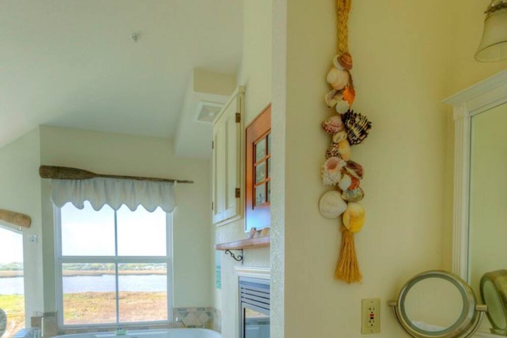 Photo of Bathroom in Moss Landing