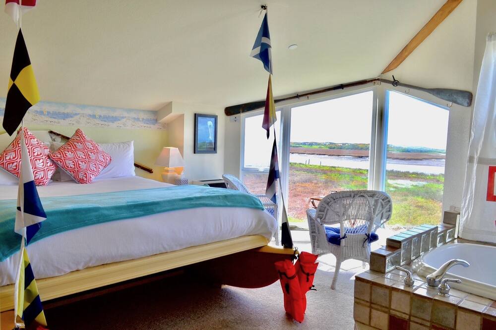 Photo of Bedroom in Moss Landing