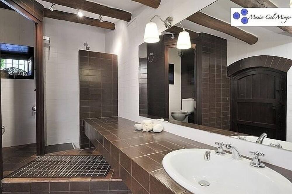 Photo of Bathroom in Olerdola