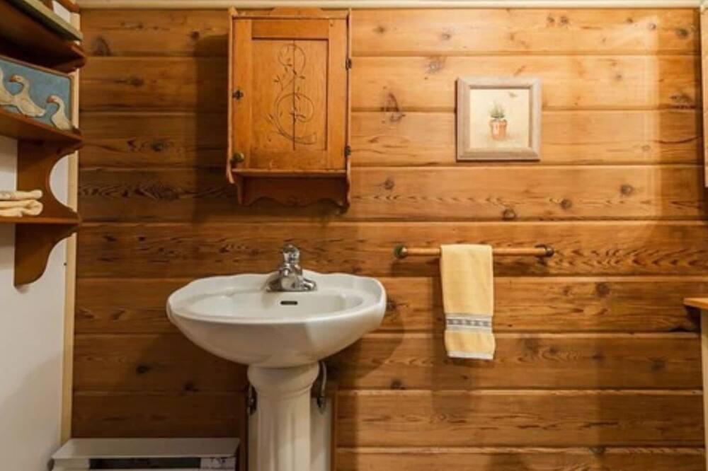 Photo of Bathroom in Saint-Sauveur