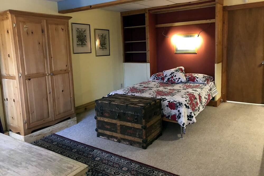 Photo of Bedroom in Saint-Sauveur