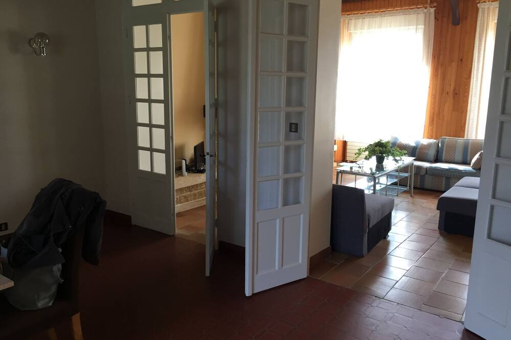 Photo of Livingroom in Angerville