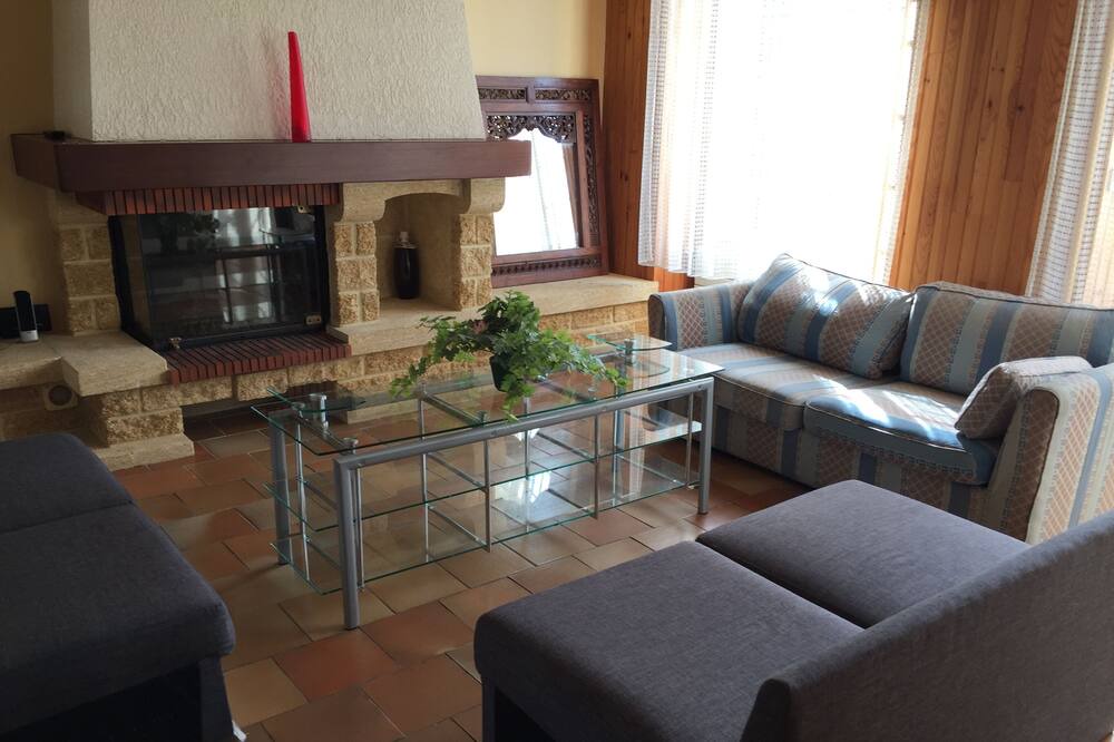 Photo of Livingroom in Angerville