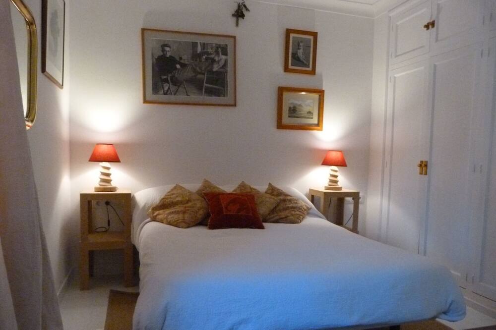 Photo of Bedroom in Garriguella