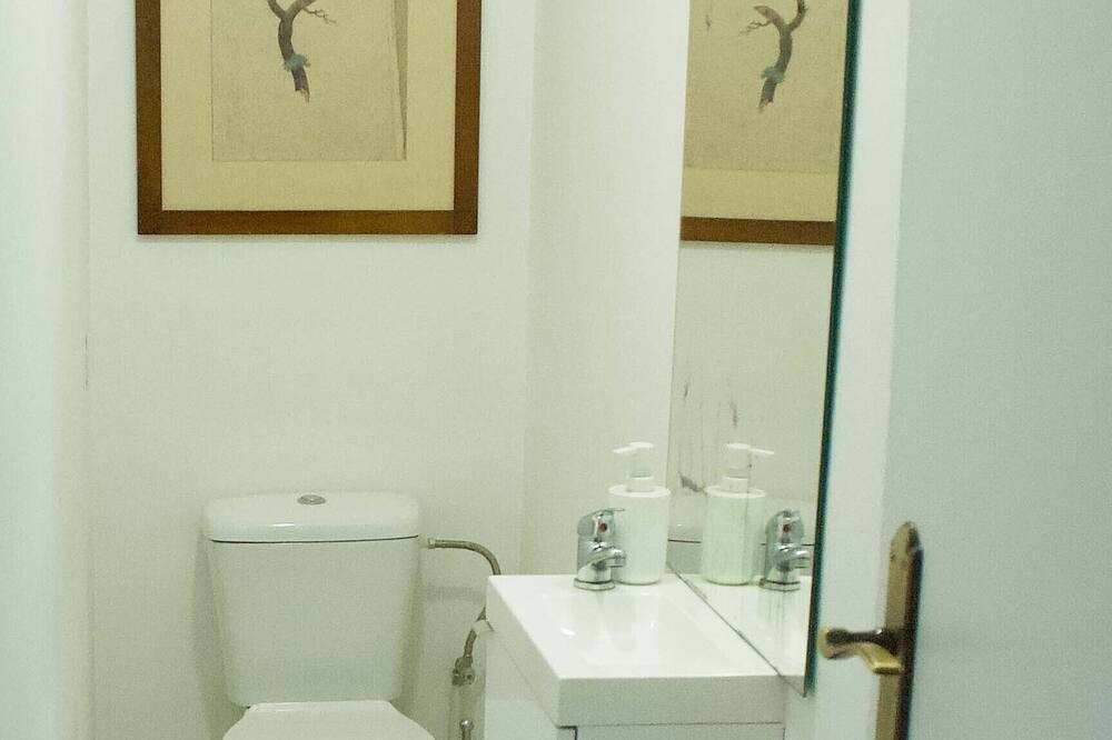Photo of Bathroom in Garriguella