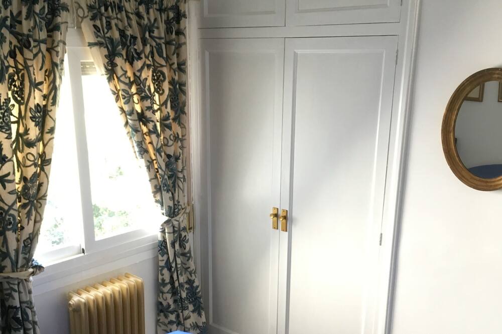 Photo of Bedroom in Garriguella