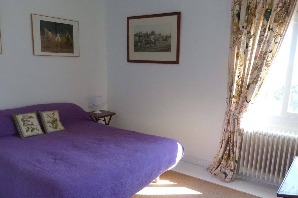 Photo of Bedroom in Garriguella