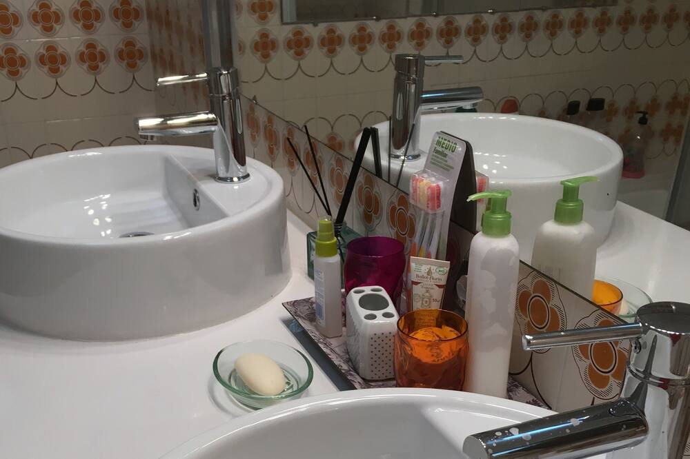 Photo of Bathroom in Garriguella