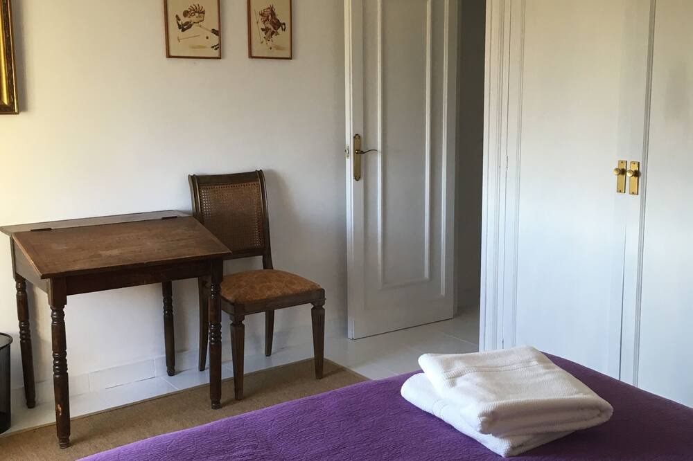 Photo of Bedroom in Garriguella