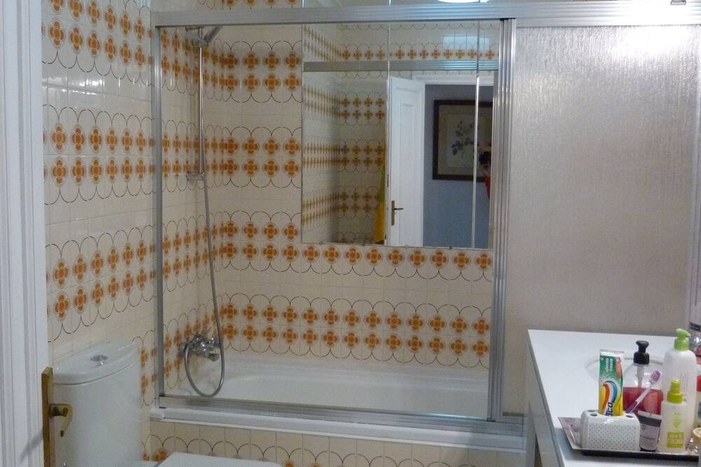 Photo of Bathroom in Garriguella