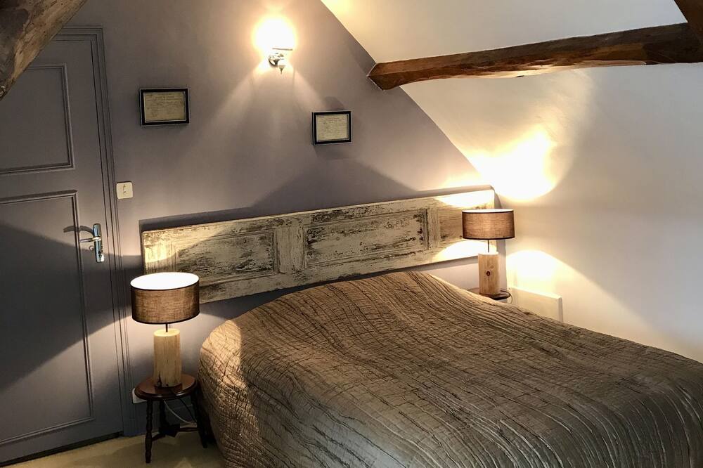 Photo of Bedroom in Belabre