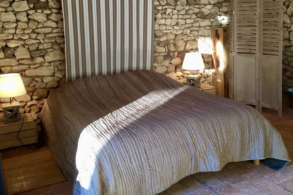 Photo of Bedroom in Belabre