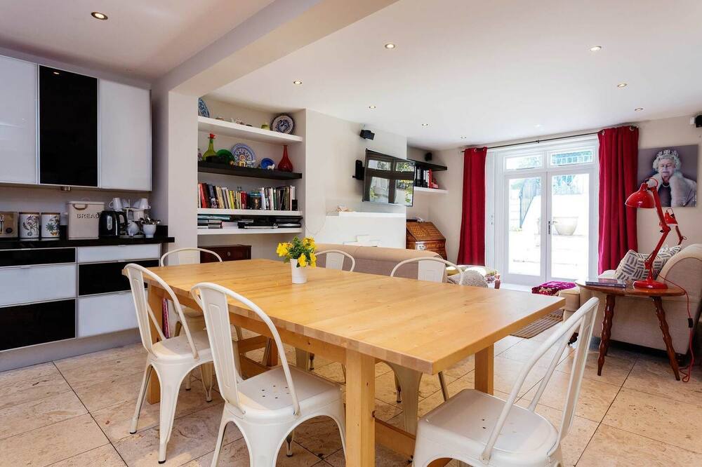 Photo of Others in Pembridge