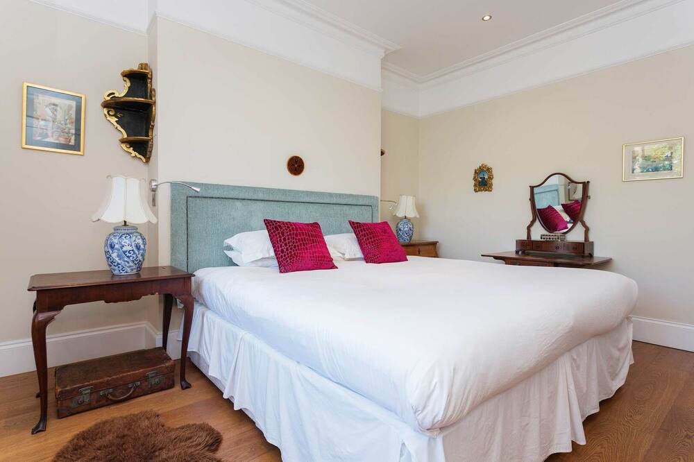 Photo of Others in Pembridge