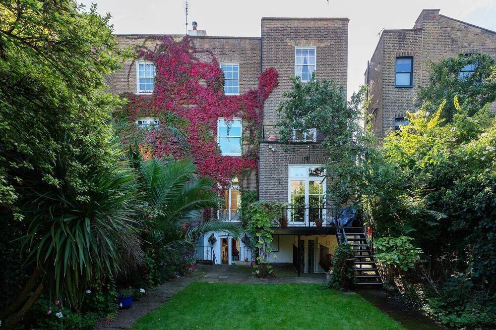 Photo of Outdoor in Pembridge