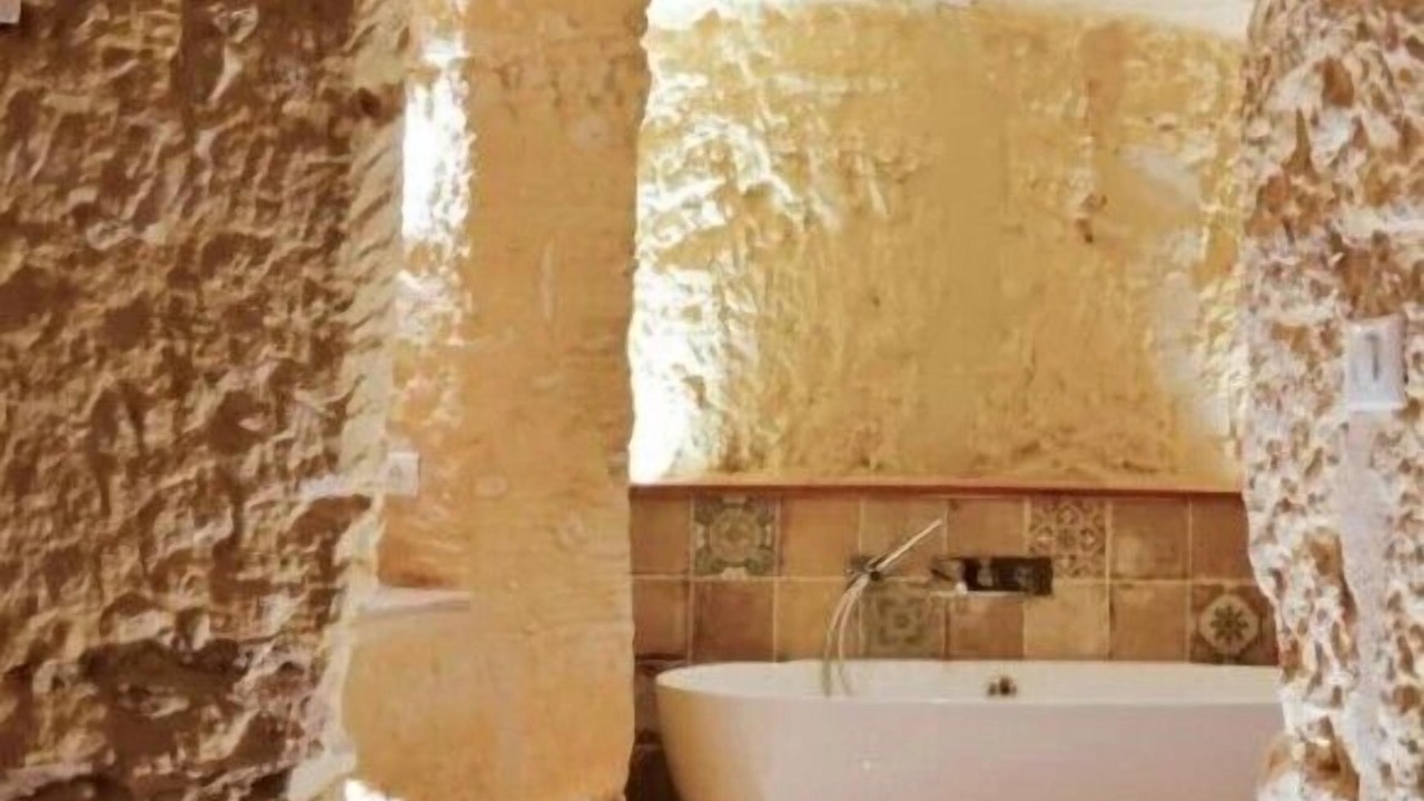 Photo of Bathroom in Vouvray