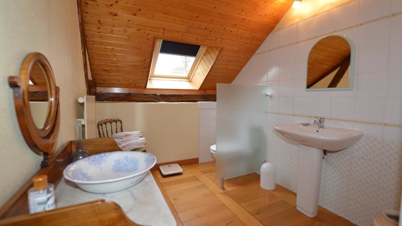 Photo of Bathroom in La Chapelle-Thouarault